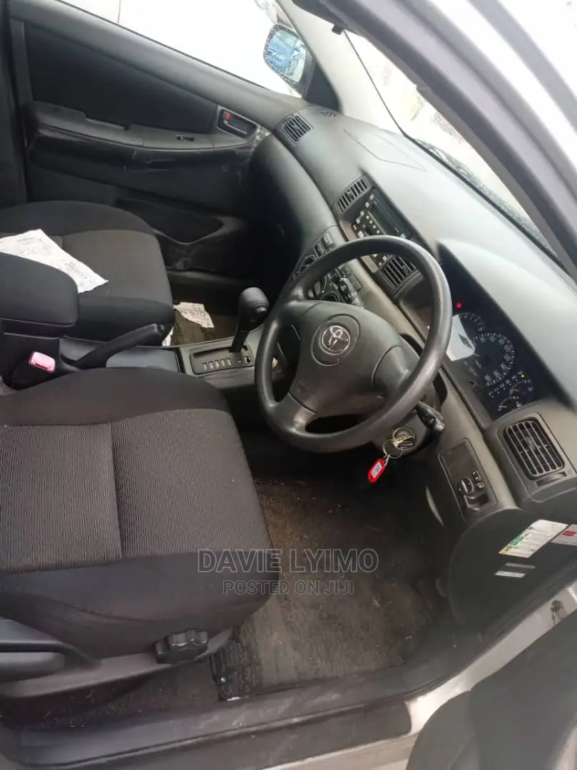 Toyota Corolla RunX 2004 Silver