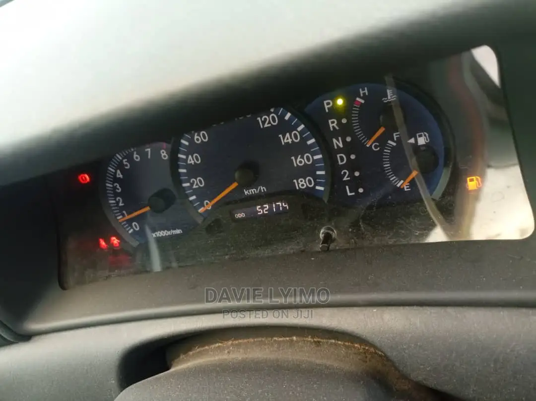 Toyota Corolla RunX 2004 Silver