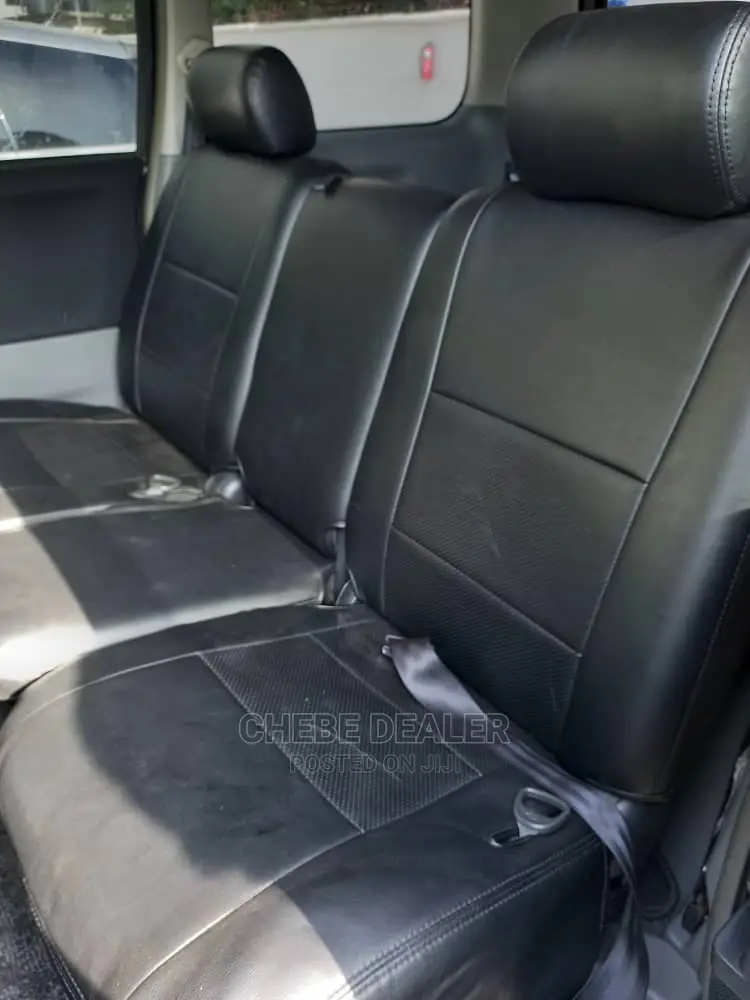 Toyota Noah 2.0 AWD (8 Seater) 2005 Black