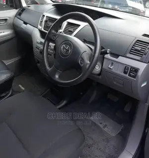 Toyota Noah 2.0 AWD (8 Seater) 2005 Black