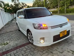 Toyota Corolla Rumion Hatchback 1.5 FWD 2009 White