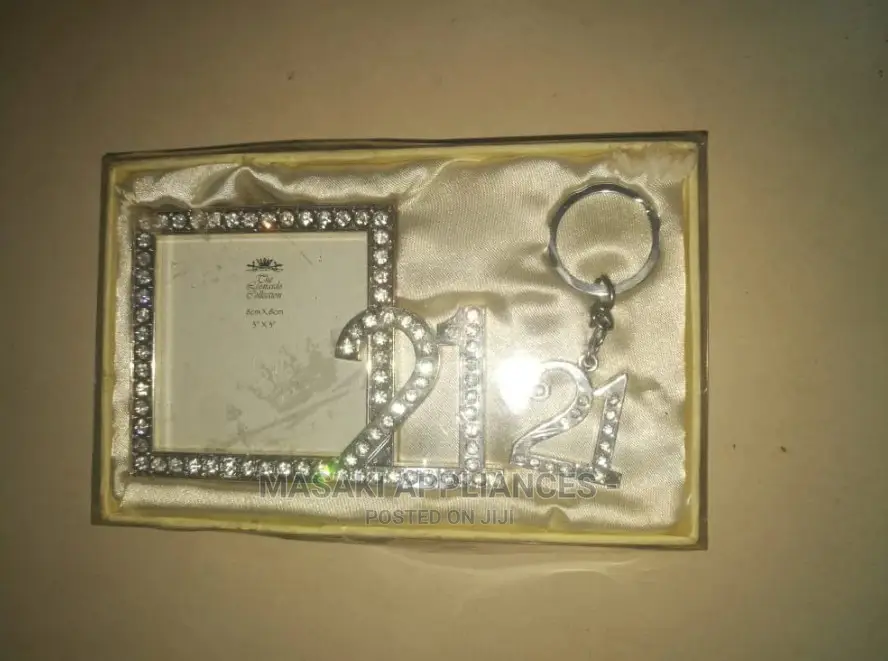 Leonardo 21st Birthday Gift Key Ring Frame UK MASAKI