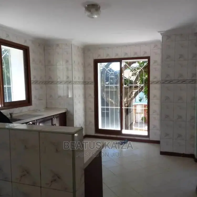 3bdrm Block of Flats in Kigamboni Gezaulole for Rent