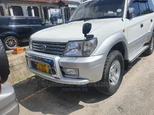 Toyota Land Cruiser Prado 2001 White