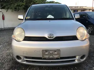 Toyota Sienta 1.5 AWD 2005 Silver