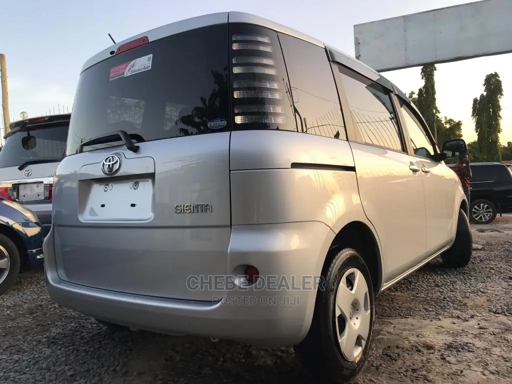 Toyota Sienta 1.5 AWD 2005 Silver
