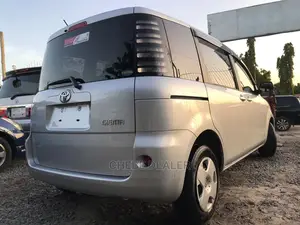 Toyota Sienta 1.5 AWD 2005 Silver