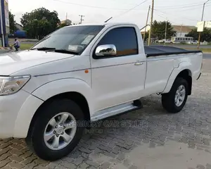 Toyota Hilux 2013 White