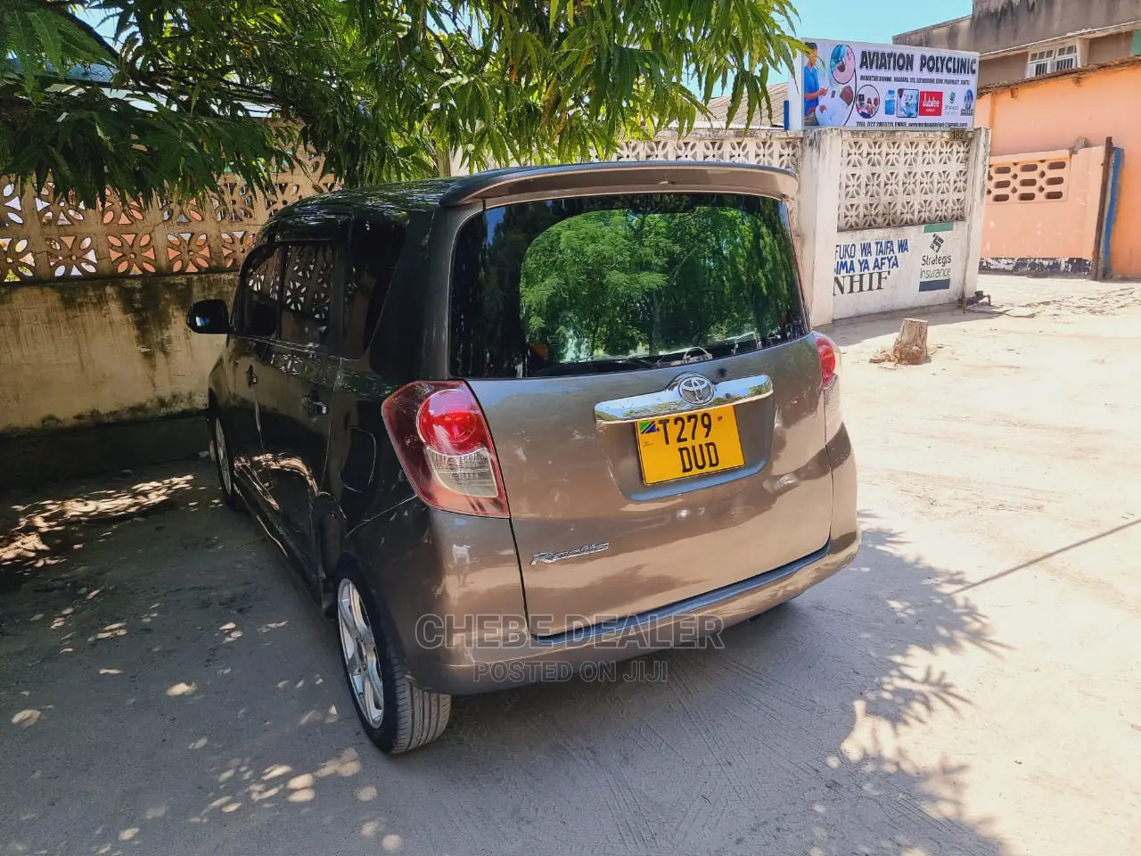 Toyota Ractis 1.3 FWD 2007 Gray