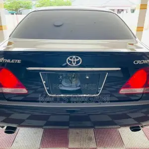 Toyota Crown 2005 Black