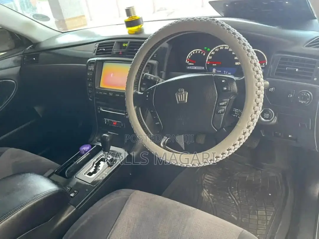 Toyota Crown 2005 Black