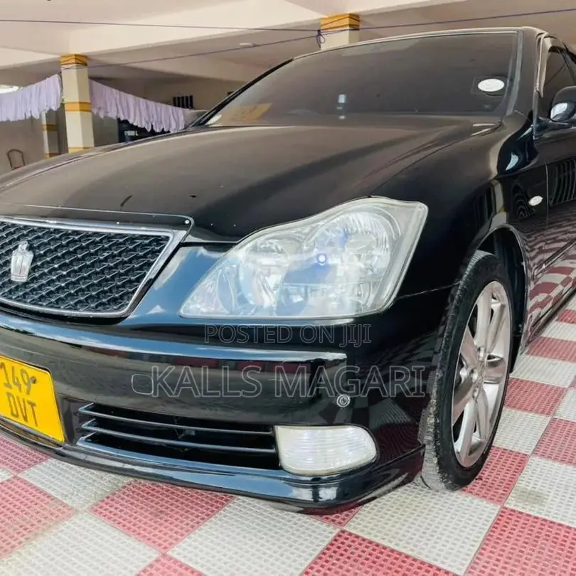 Toyota Crown 2005 Black