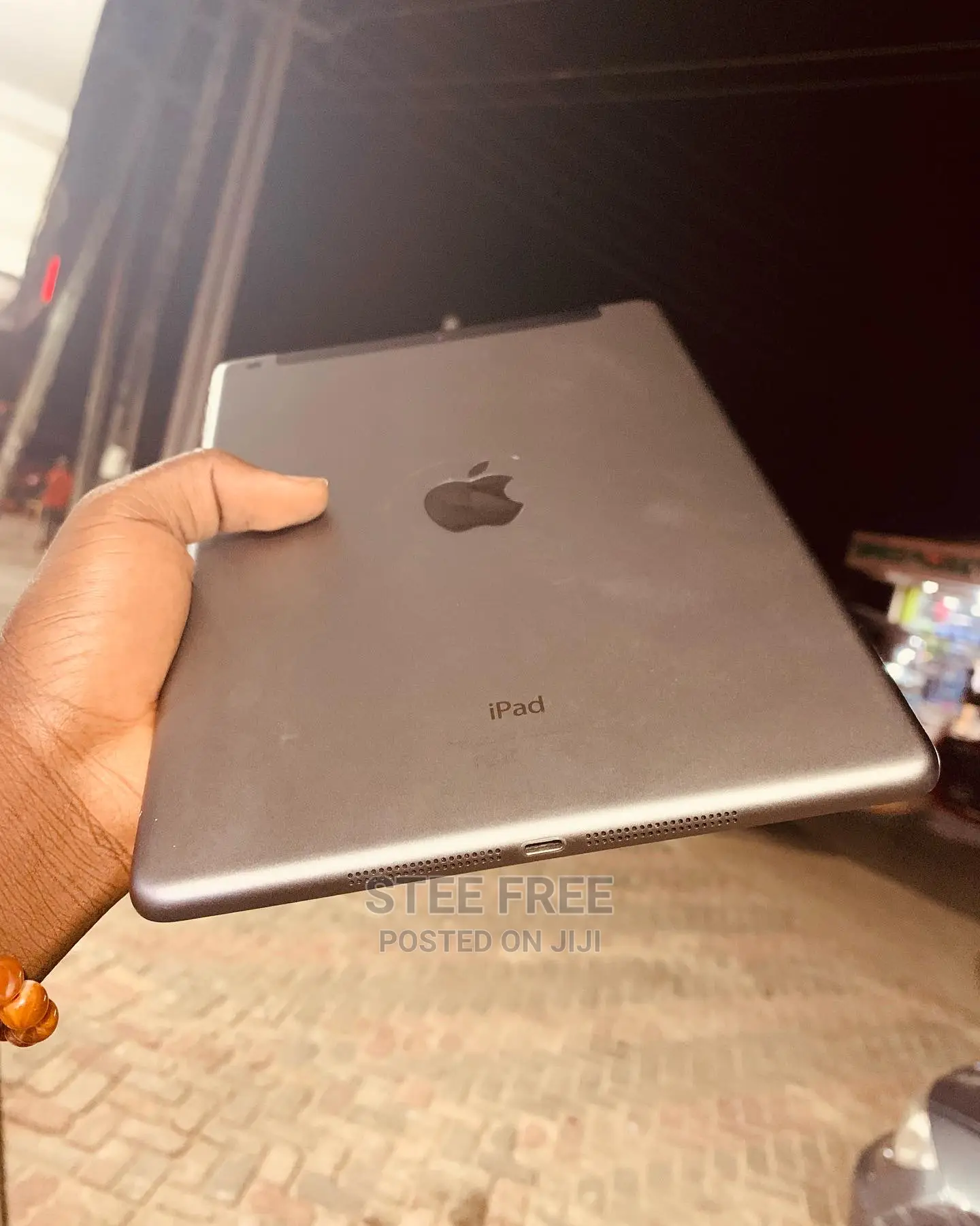 Apple iPad Air 32 GB Gray