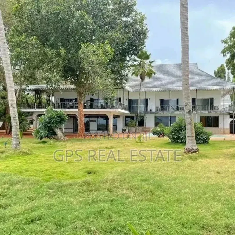7bdrm Mansion in Mansa Mussa, Kinondoni for Sale