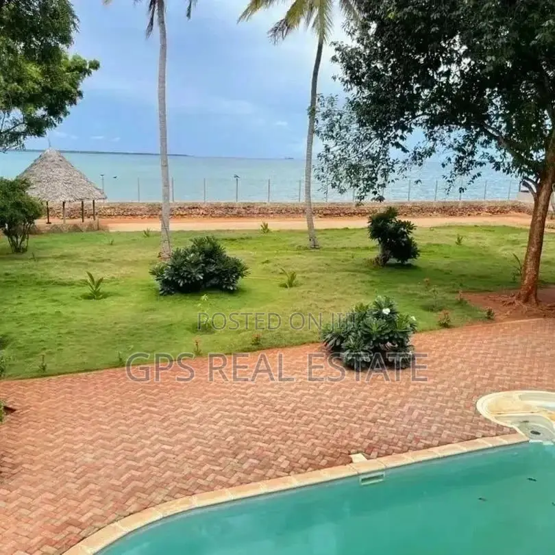 7bdrm Mansion in Mansa Mussa, Kinondoni for Sale