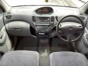 Toyota Fun Cargo 2005 Silver