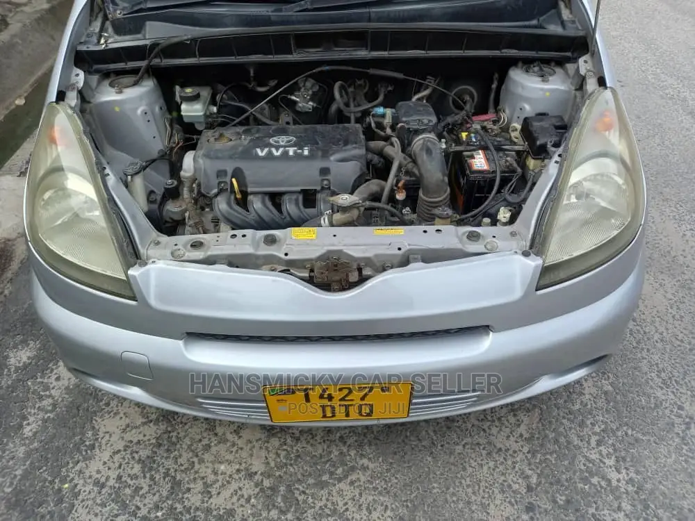 Toyota Fun Cargo 2005 Silver