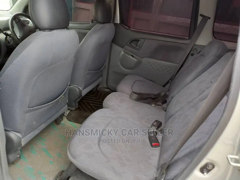 Toyota Fun Cargo 2005 Silver