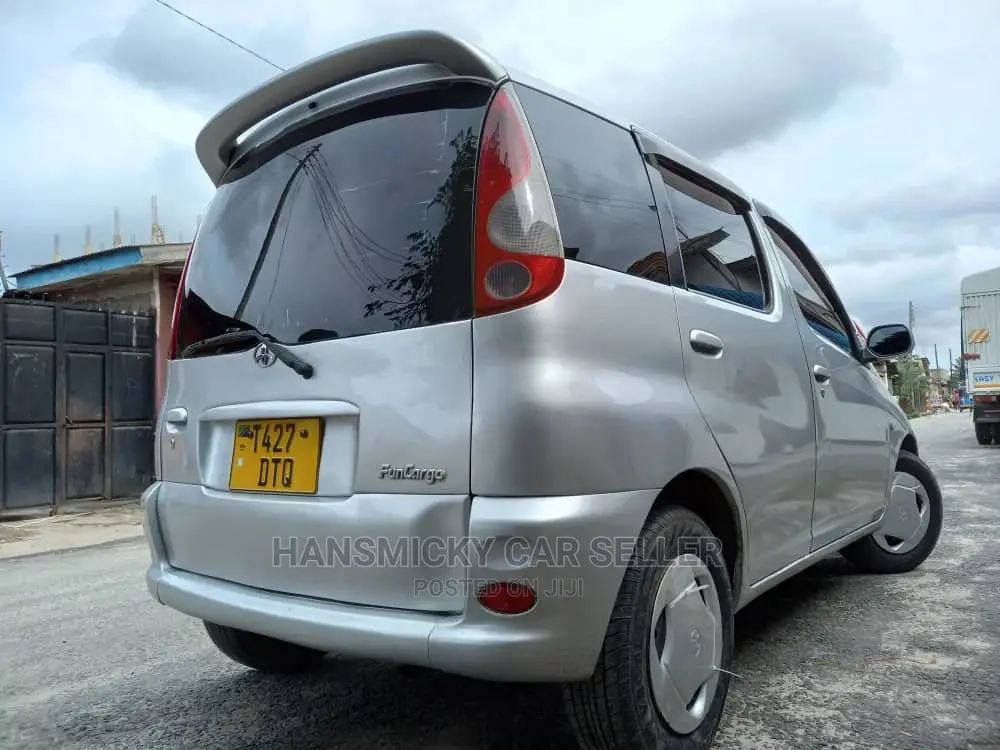 Toyota Fun Cargo 2005 Silver