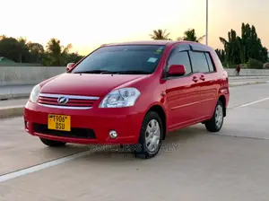 Toyota Raum 2009 Red