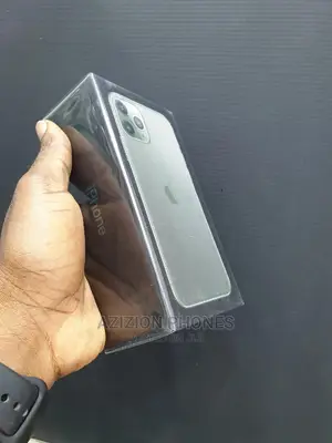 New Apple iPhone 11 Pro Max 256 GB Green