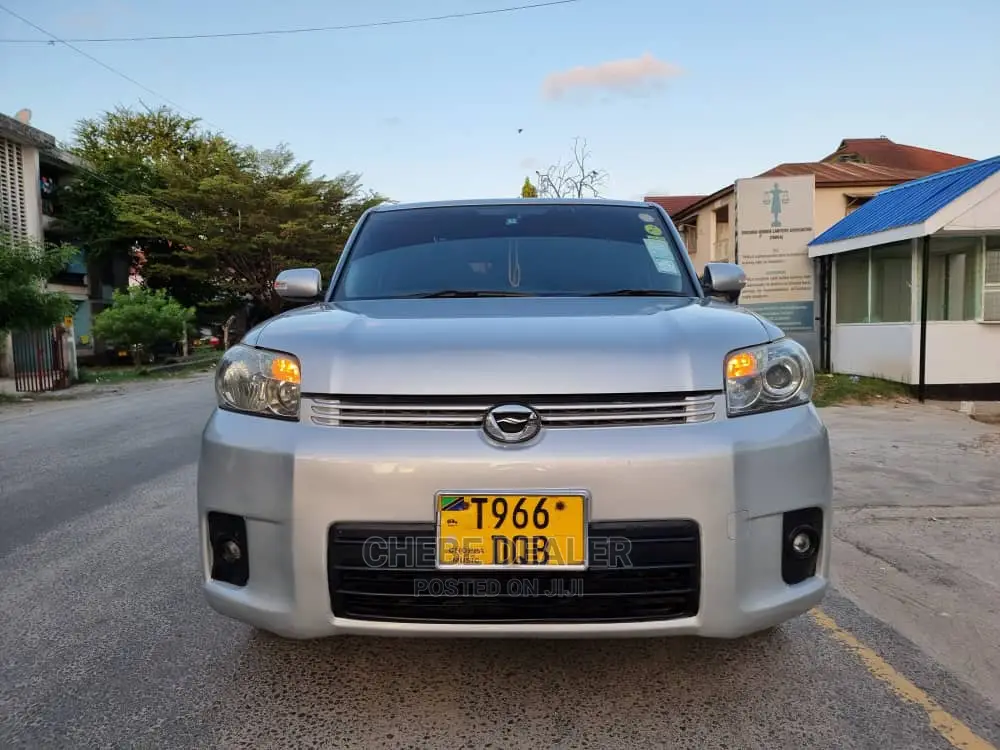 Toyota Corolla Rumion Hatchback 1.5 FWD 2009 Silver