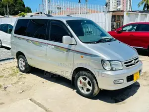 Toyota Noah 2003 Silver