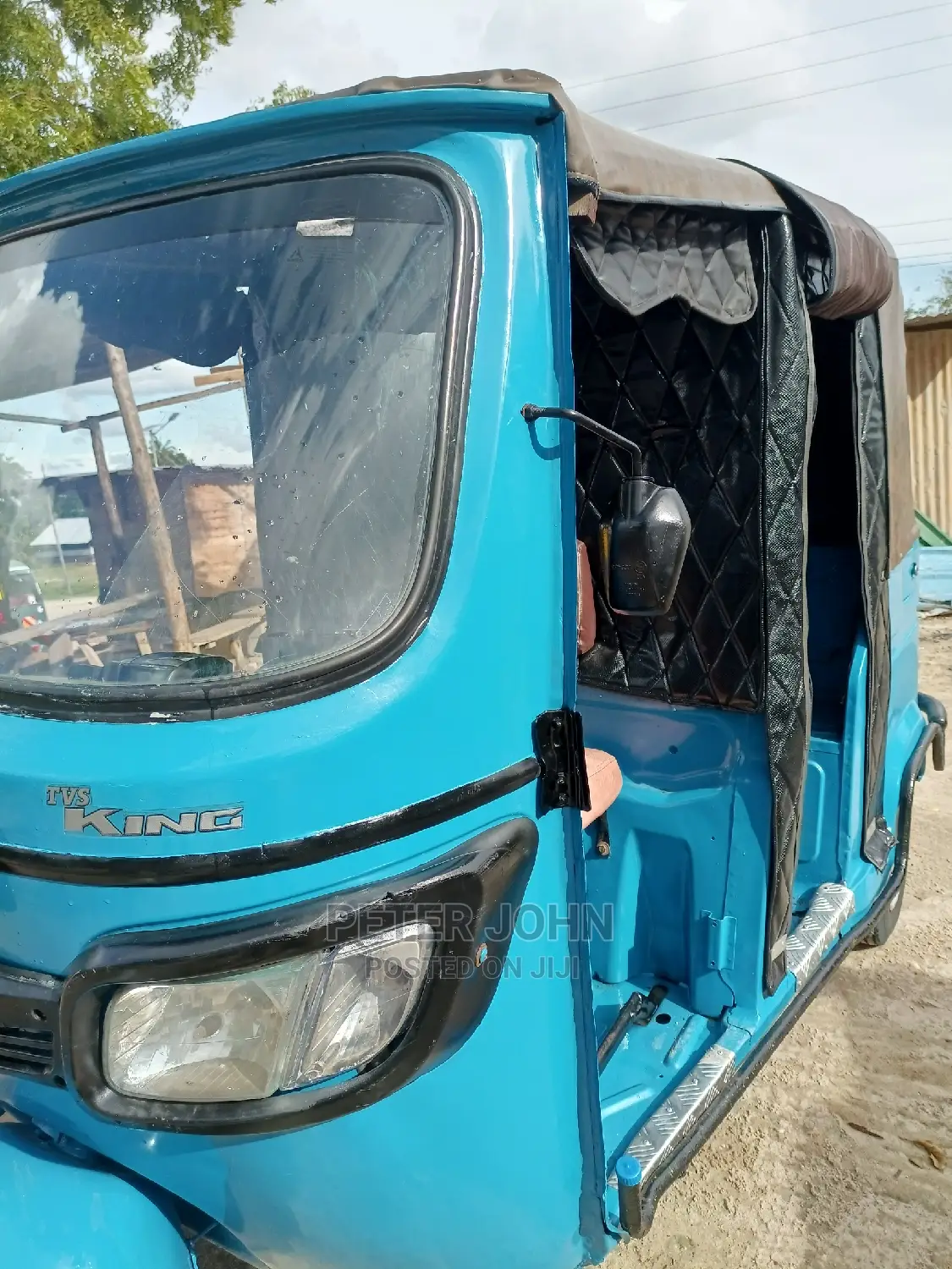 TVS Apache 160 4V 2020 Brown