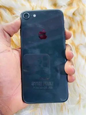 Apple iPhone SE (2020) 64 GB Black