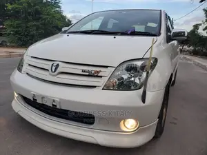 Toyota IST 2005 White