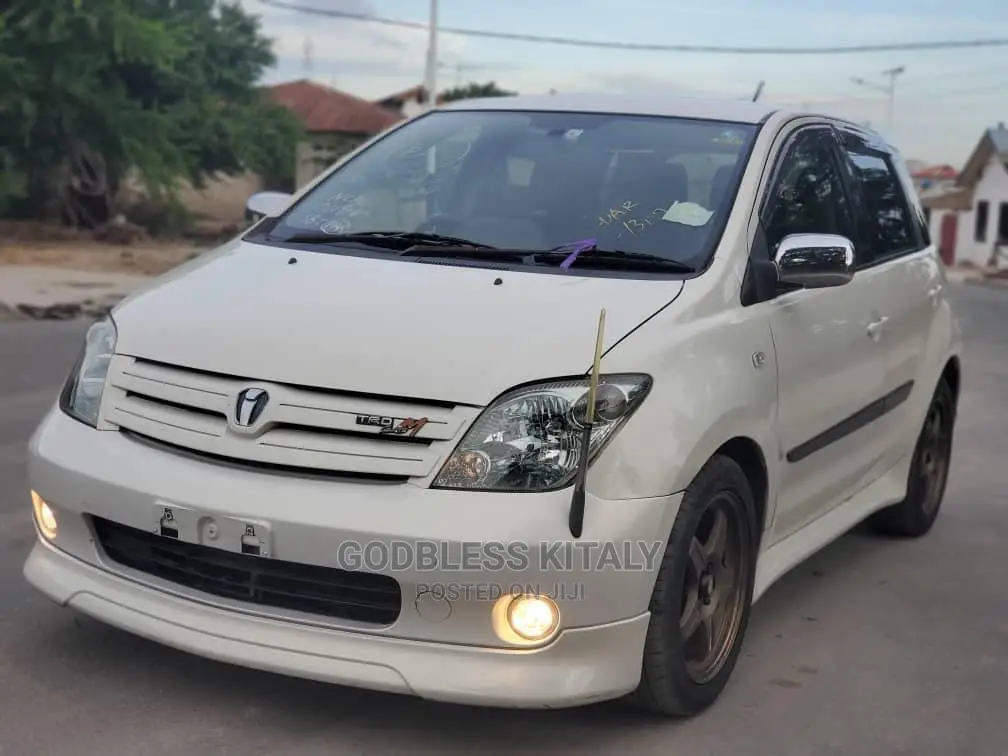Toyota IST 2005 White