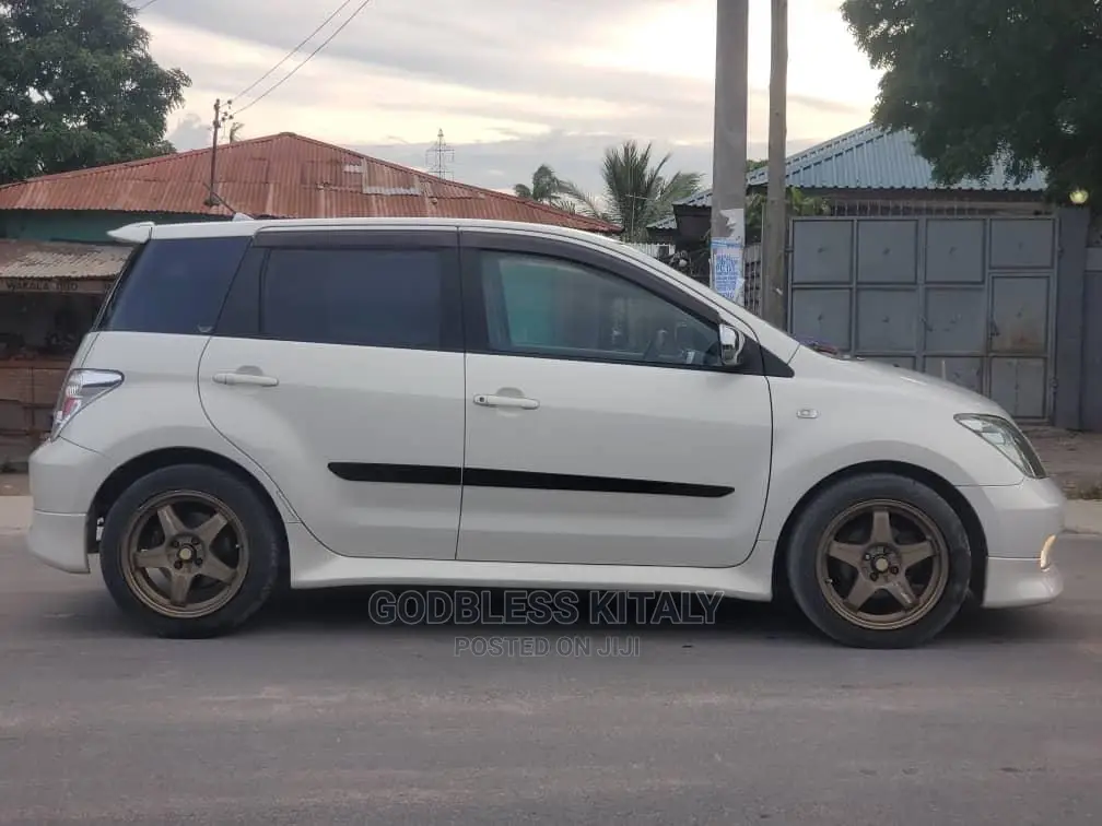 Toyota IST 2005 White