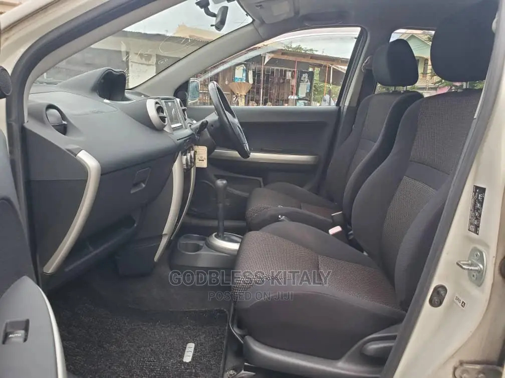 Toyota IST 2005 White