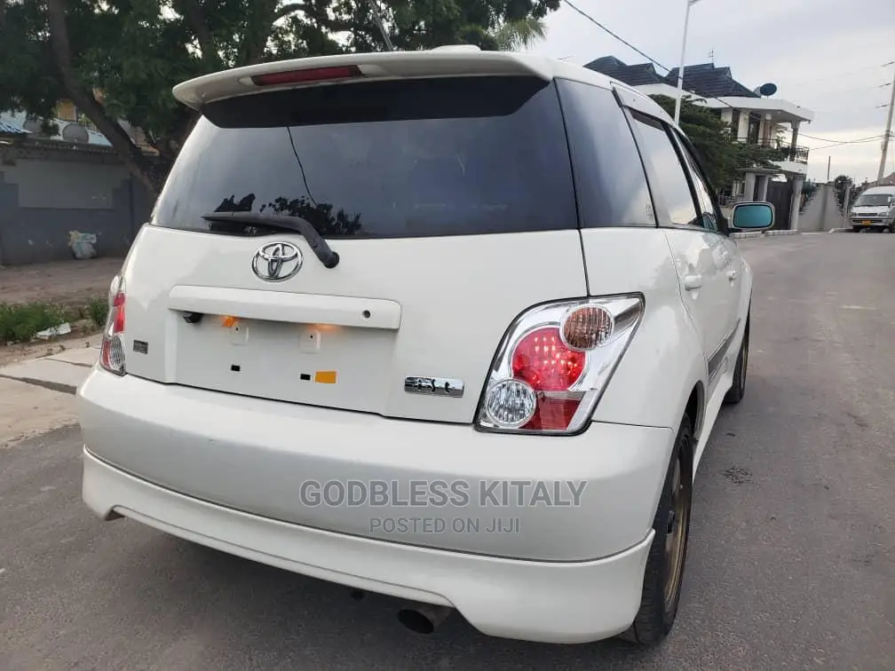 Toyota IST 2005 White