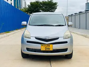 Toyota Ractis 2005 Silver