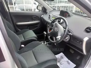Toyota IST 2005 Silver