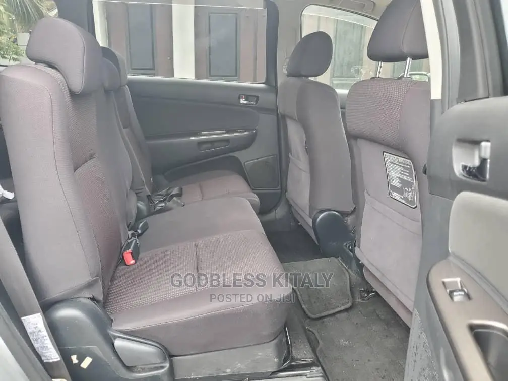 Toyota Wish 2005 Silver