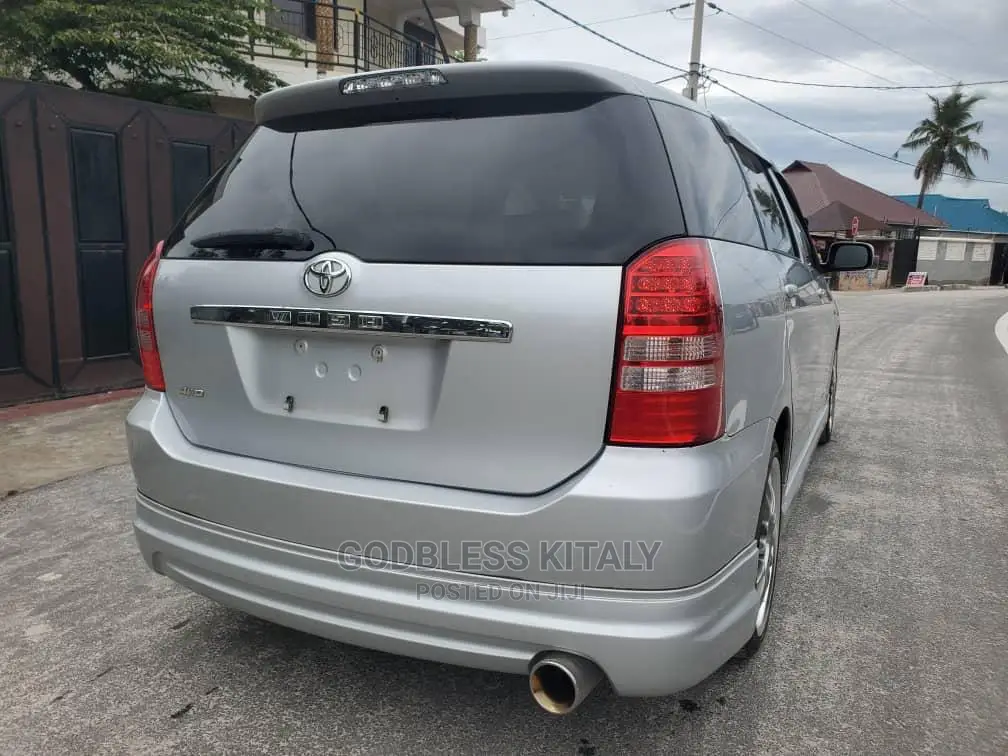 Toyota Wish 2005 Silver