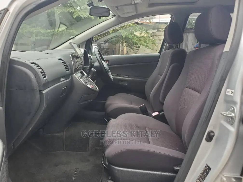 Toyota Wish 2005 Silver