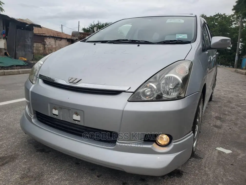 Toyota Wish 2005 Silver