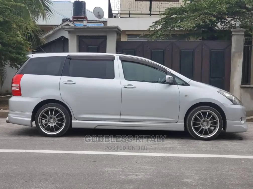 Toyota Wish 2005 Silver