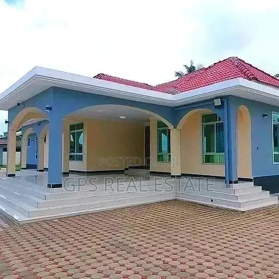 Four Bedroom House In Bahari Beach For Sale