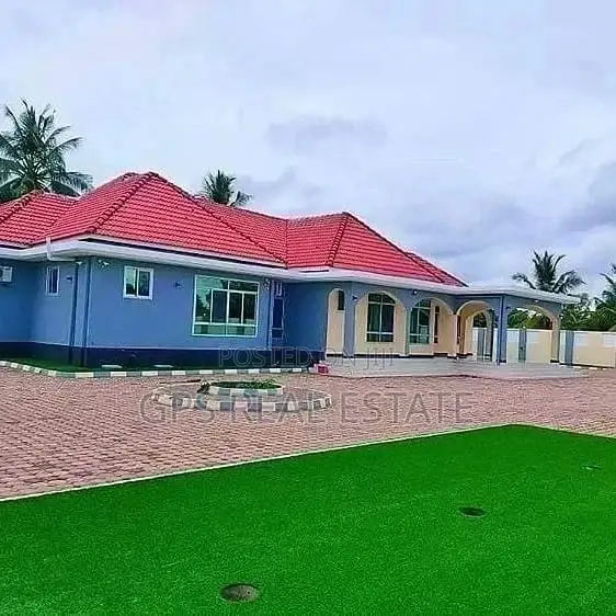 Four Bedroom House In Bahari Beach For Sale