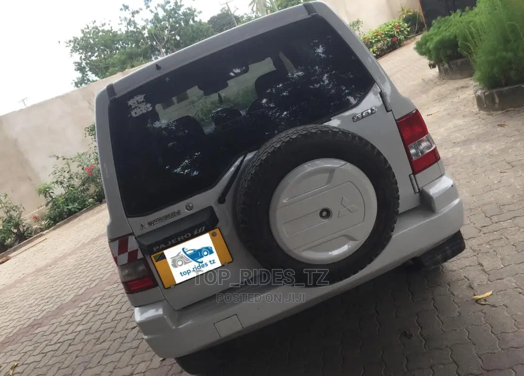 Mitsubishi Pajero IO 2003 White