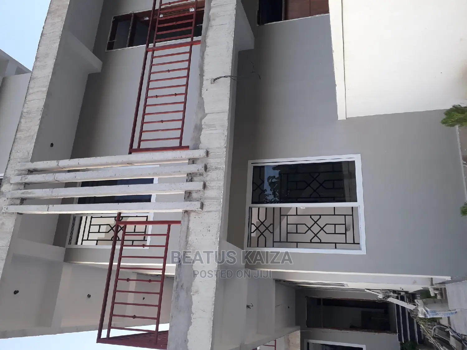 3bdrm Block of Flats in Kinondoni Studio, Mwananyamala for Rent