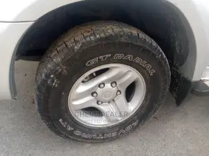 Toyota Land Cruiser 100 4.7 Executive 2006 Silver