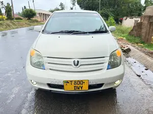 Toyota IST 2004 White