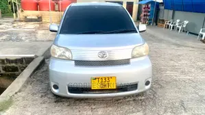 Toyota Porte 2005 Silver