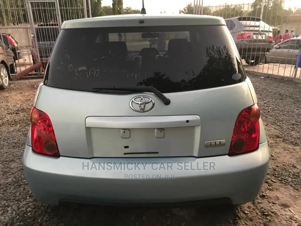 Toyota IST 2003 Blue