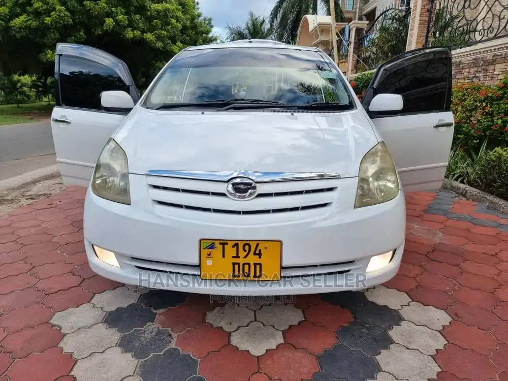 Toyota Corolla Spacio 2004 White